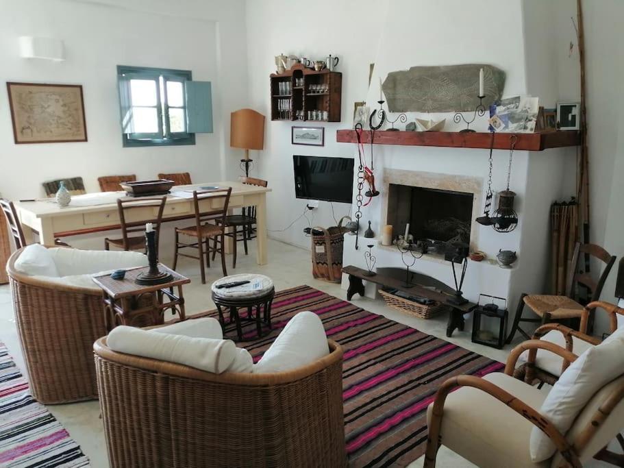 Willa Casa Dei Melograni At Vourlidia Leros Vromolithos Zewnętrze zdjęcie